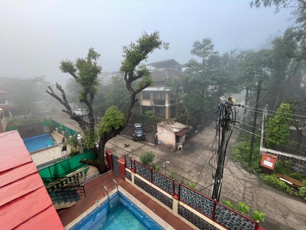 Hotel Phoenix Lonavala Exterior photo